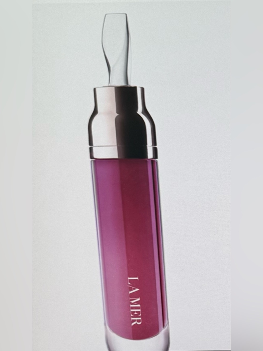 La Mer, NWT lip volumizer Radiant Lip gloss, sheer berry, pumping and softening